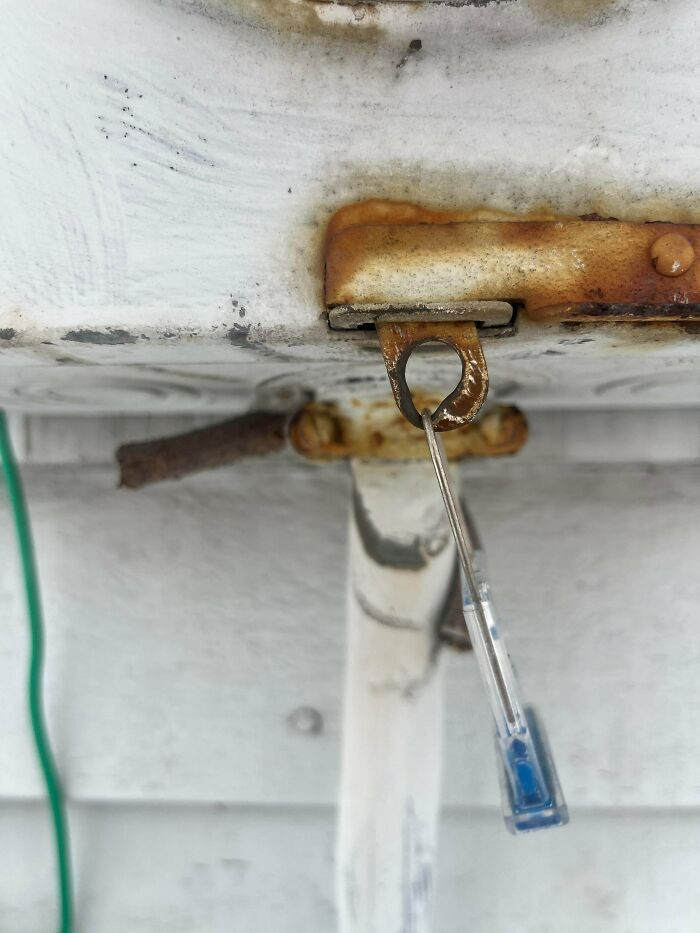 "The Tamper Tag On My Electricity Meter Slapping Around In The Wind For Years"