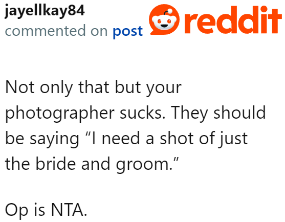 The community also criticized the photographer for lacking the guts to do their job well.