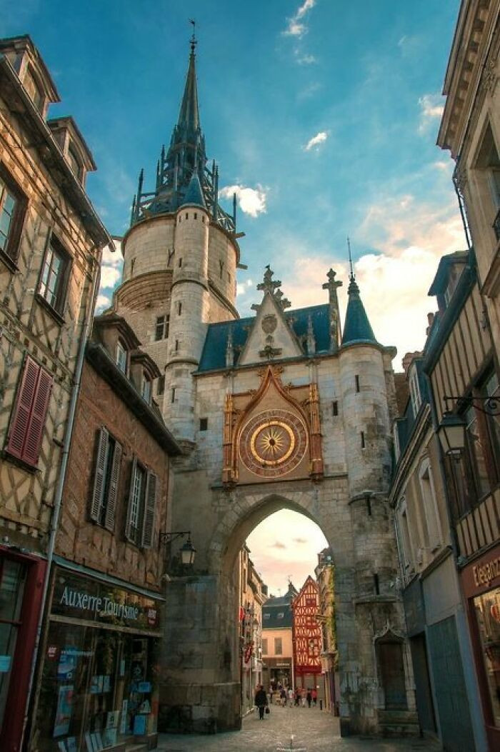 "Auxerre, France"