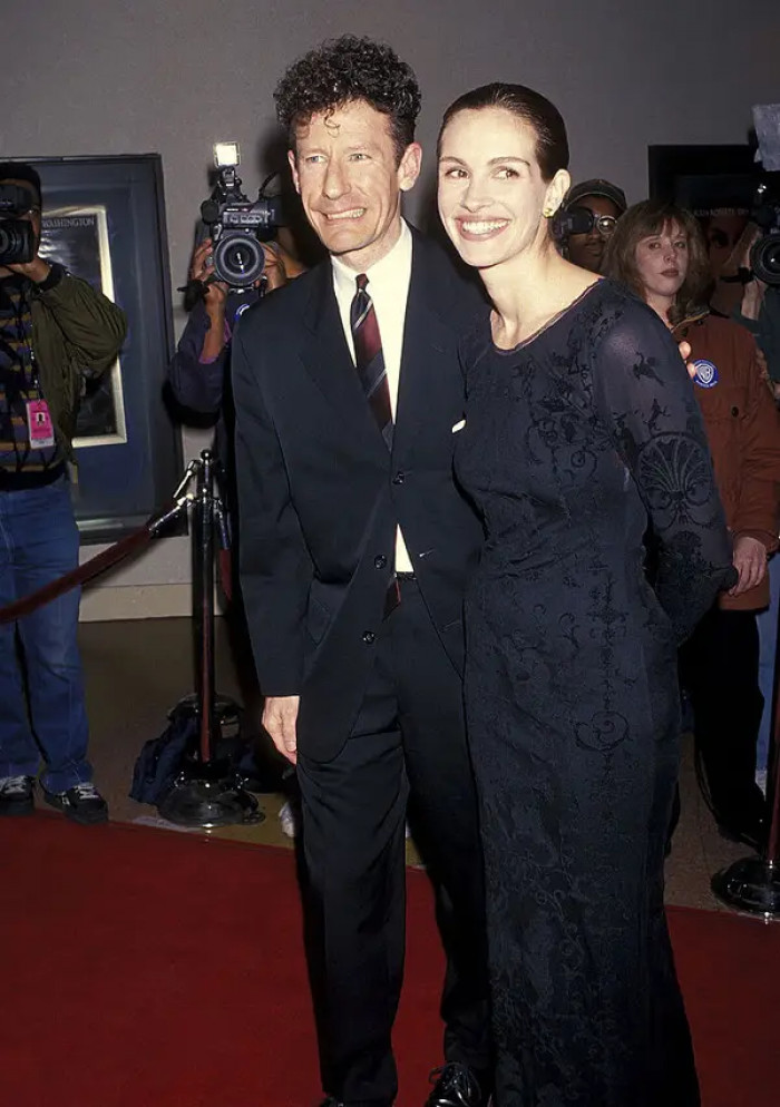 10. Julia Roberts and Lyle Lovett were married between 1993 and 1995