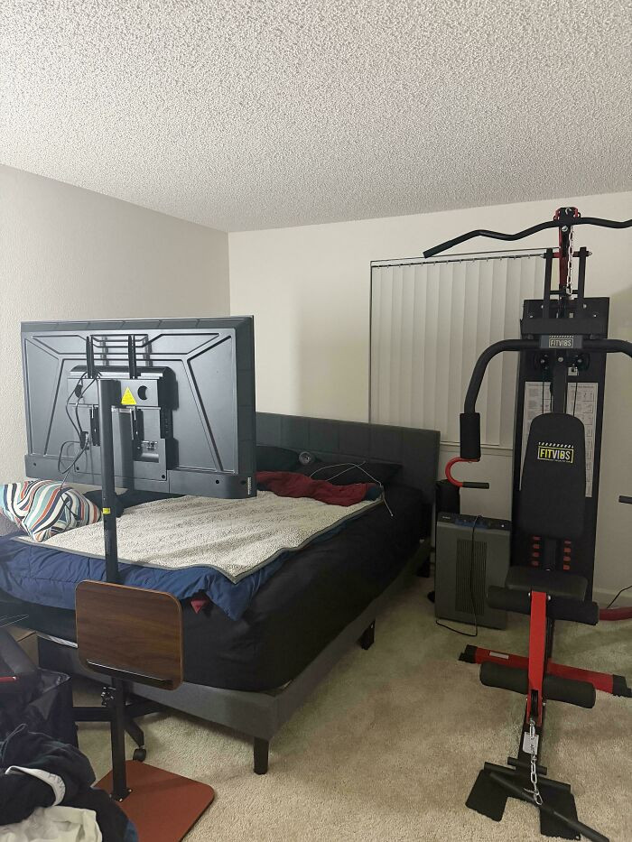 "26(M) My Girlfriend Hates My Room"