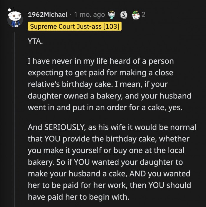 OP dropped the ball on this one big time — not only did she fail to give her husband a free birthday cake, she also returned his gift to prove a point AND kept the money afterward