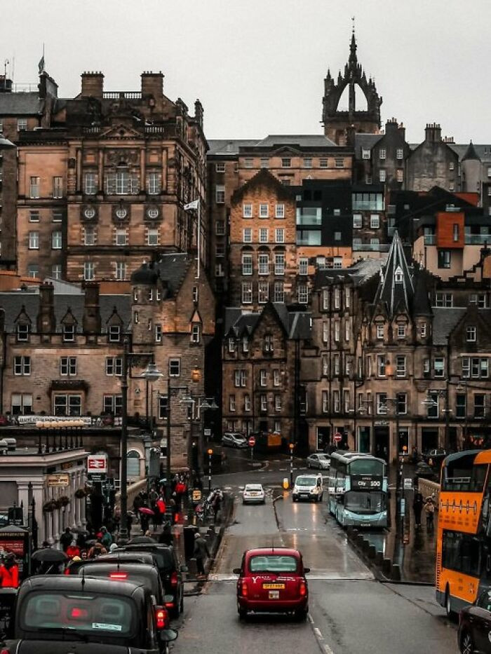 "Rain Only Makes Edinburgh More Beautiful"
