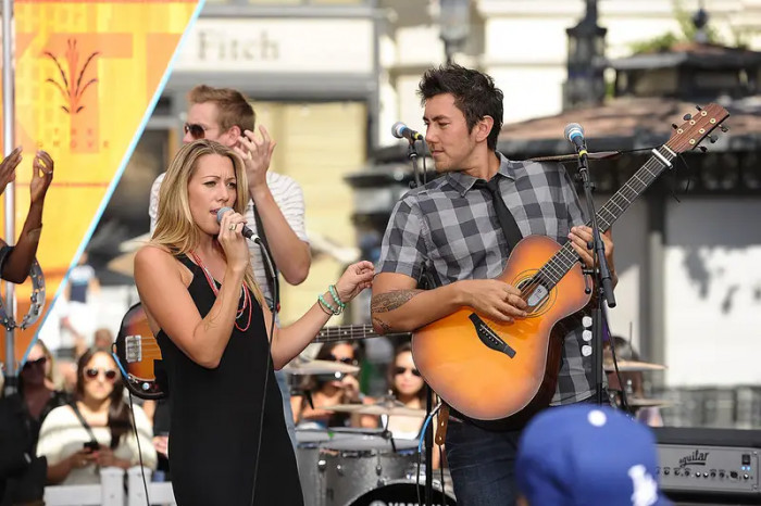 21. In 2009, Colbie Caillat and Justin Young started dating