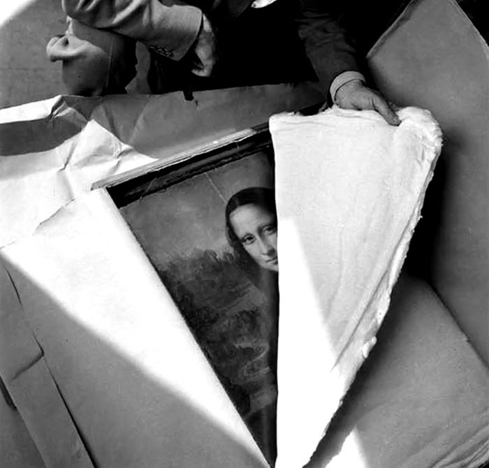 Unpacking Mona Lisa After The End Of World War IL In 1945