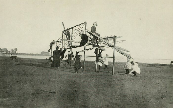 Playground 1915