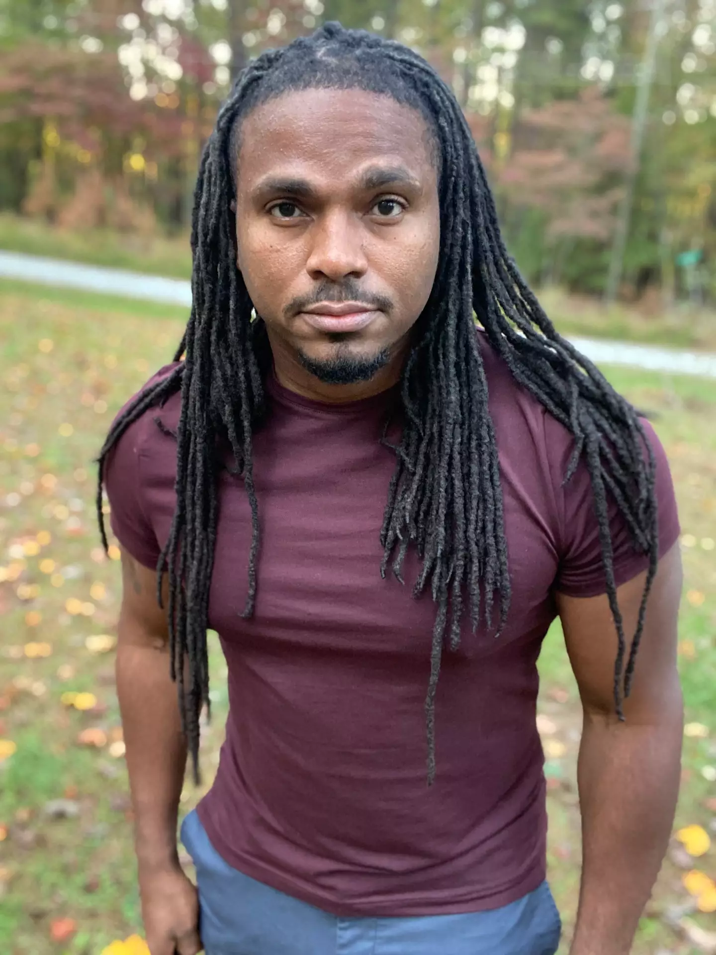 This cycle of emotional detachment led him to mistreat those close to him, always finding ways to blame them for his actions.