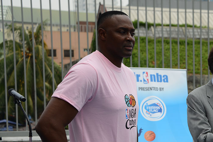 Horace Grant continued to wear his glasses to keep inspiring children