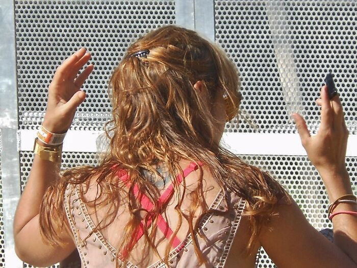 14. Our internal visualization of time more or less follows the direction of writing.