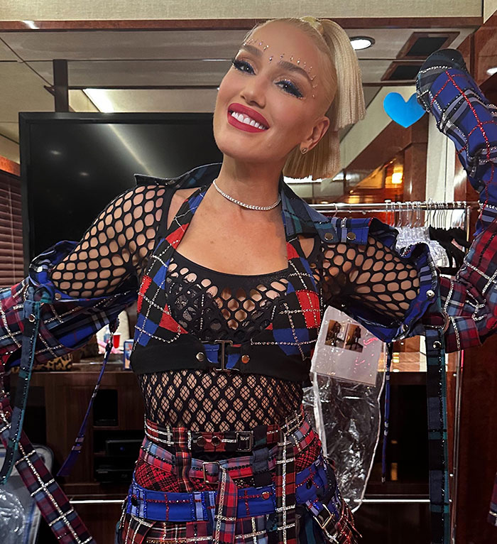 Gwen Stefani got fans buzzing after revealing a fresh hairstyle on the latest episode of The Voice