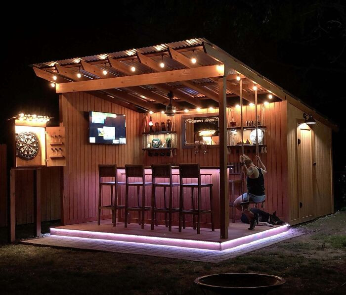 Outdoor bar for late night drinks.