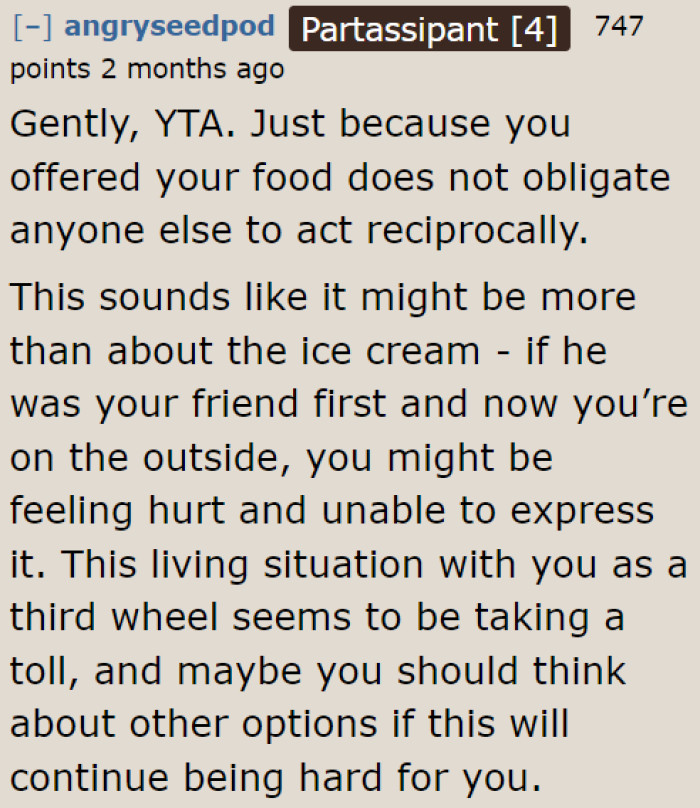 Some Redditors believe that people shouldn't expect others to reciprocate if they willingly shared what is theirs.