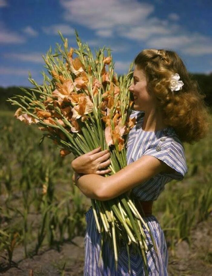 "Florida Woman In The Mid-1940s. Kodachrome Shot"