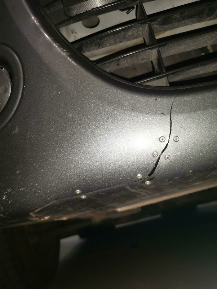 25. Asked The Body Shop To Fix A Broken Bumper As Cheap And Fast As They Could. 20 Minute And 10 Bucks Later