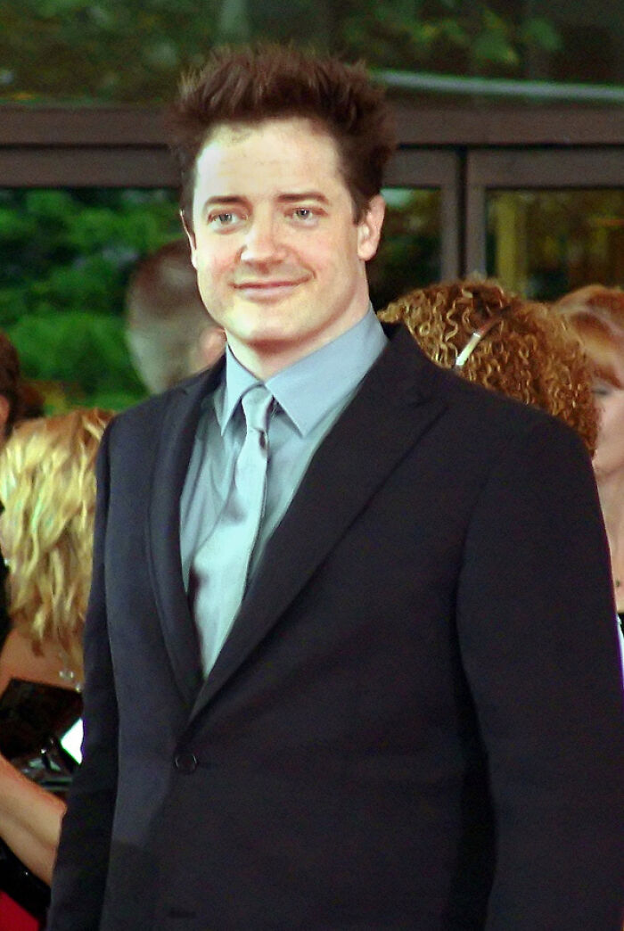 Brendan Fraser gets awarded an Oscar even after being blacklisted.