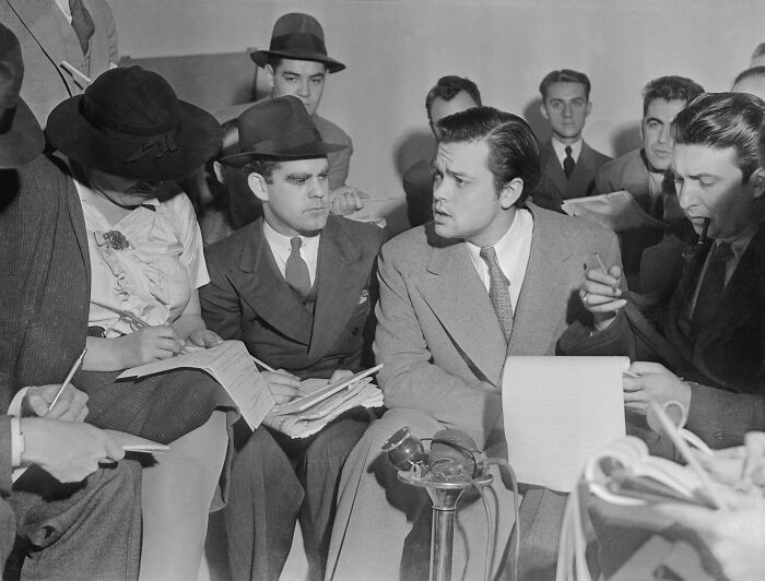 "The War Of The Worlds (1938 Radio Drama)"