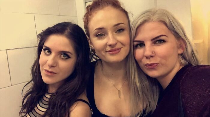 "My Friend Randomly Met Sansa Stark In The Bathroom At A Club"