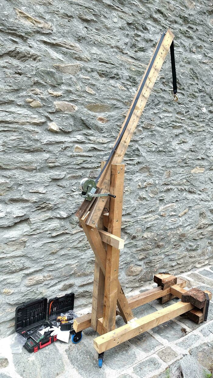 "I Need To Put A Jacuzzi In My Garden And No Crane Can Reach There, So I Built Myself A Crane/Trebuchet Hybrid"