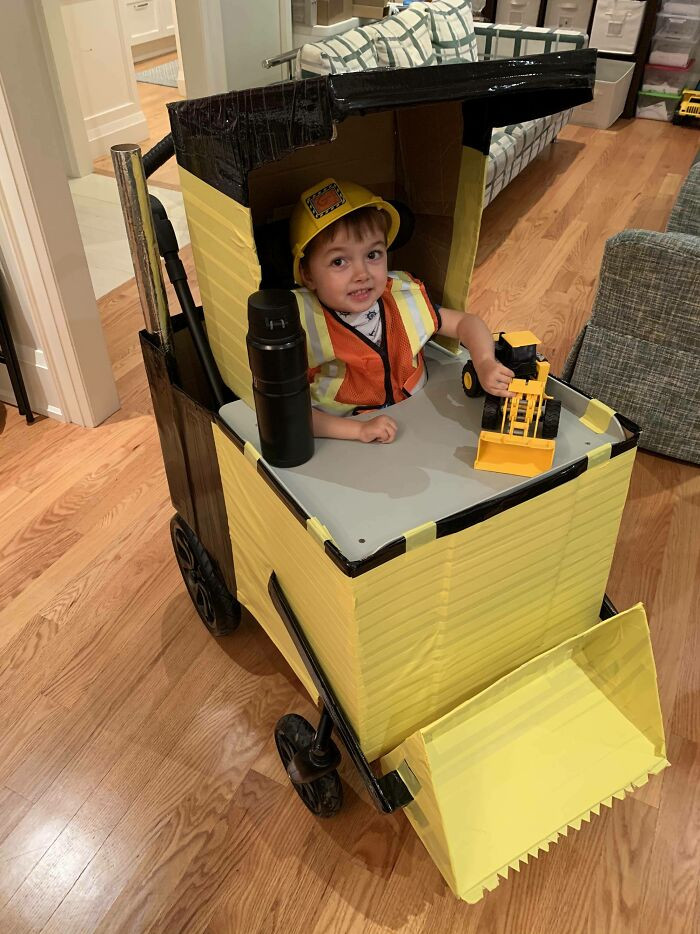 28. I Turned My Son’s Wheelchair Into A Digger For Halloween