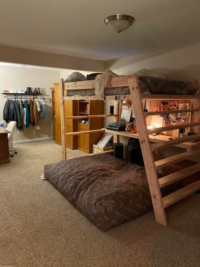 "Wholesome Neckbeard Nest"