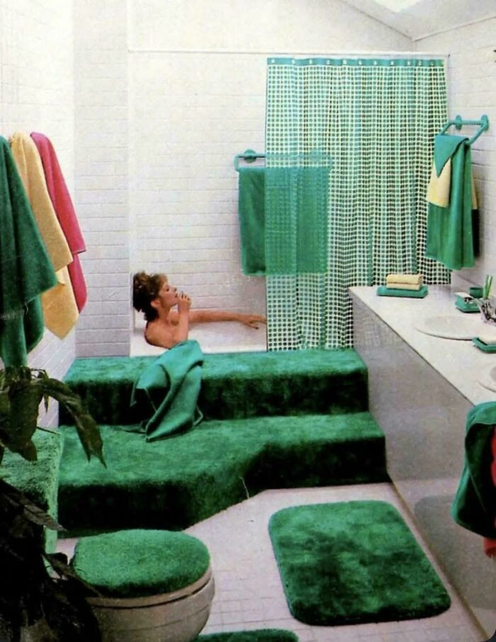 "'70s Bathroom Splendor"