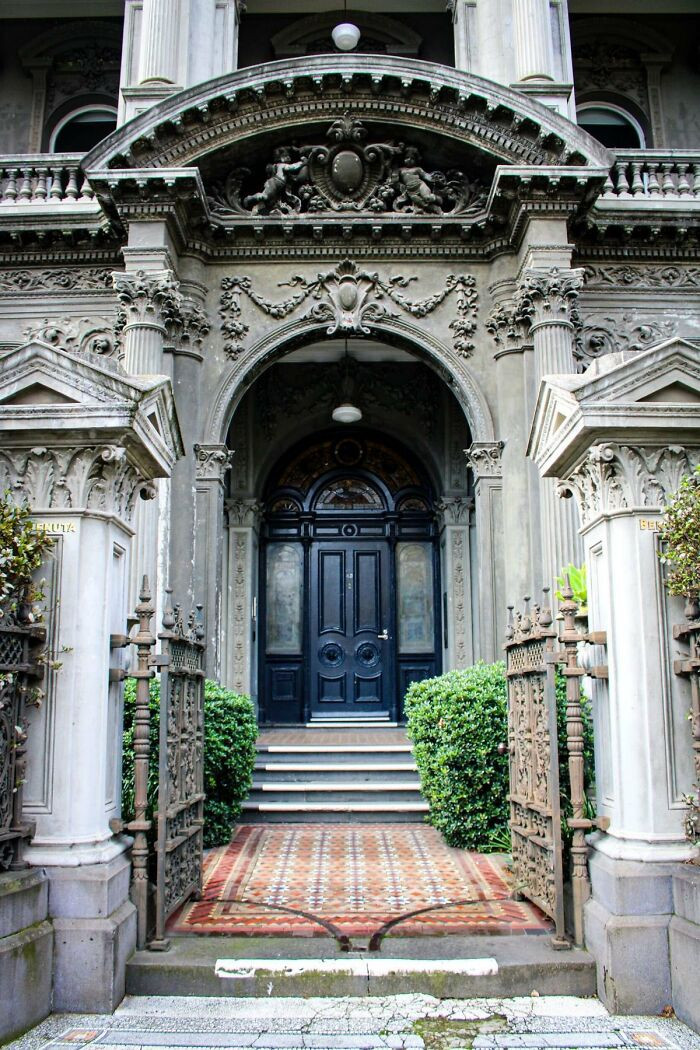 "If A Front Door Doesn’t Look Like This, I’m Not Entering"
