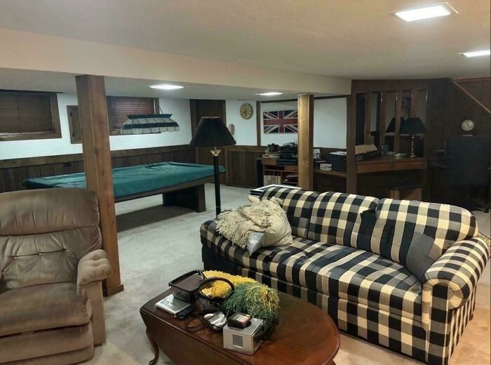 ”My Parents’ Basement Is A 90’s Time Capsule”