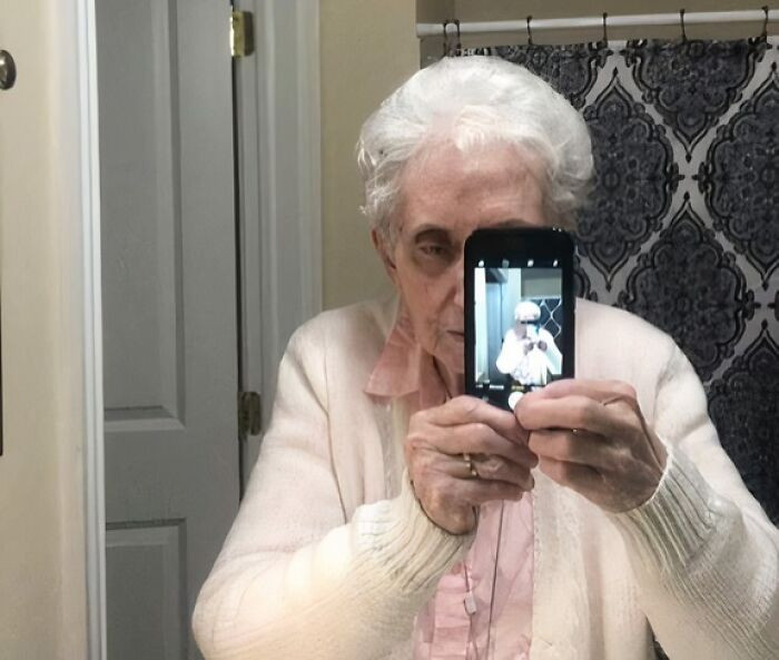 "My 83-Year-Old Grandma's First Attempt At A Selfie"
