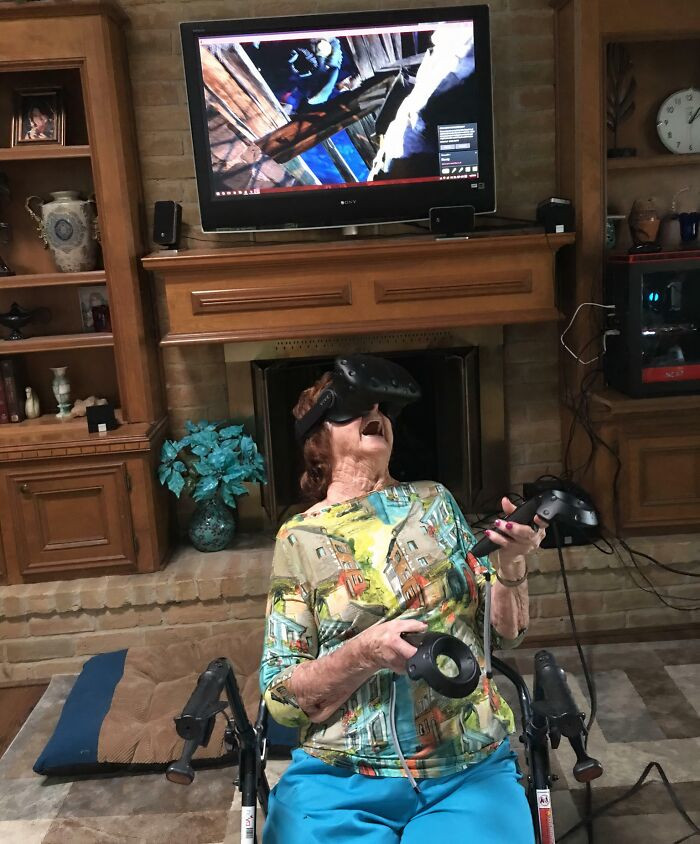 "96-Year-Old Grandma Playing VR"