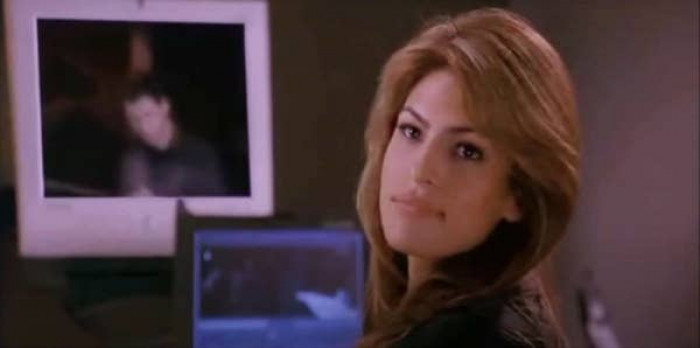 Mendes played Trish in Exit Wounds.