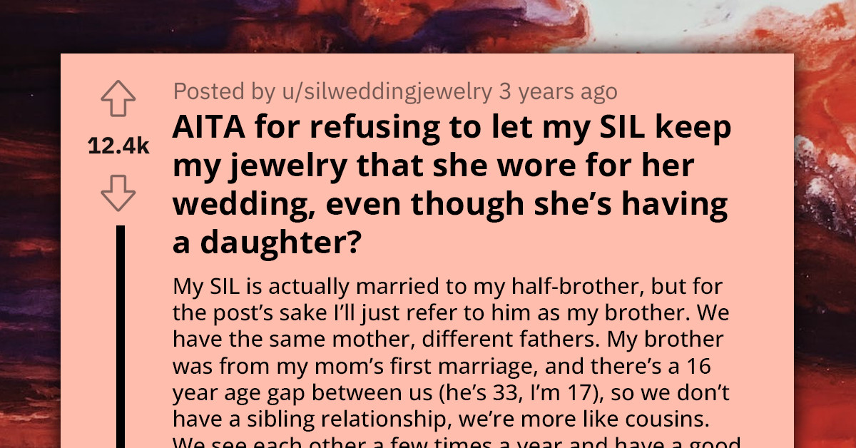 Redditor's SIL Demands That She Hand Over Her Late Mother's Jewelry For Her Unborn Daughter