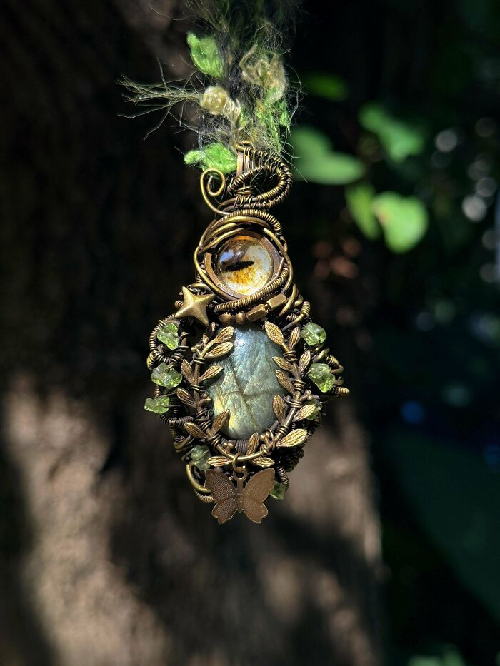 "I Made This Pendant Using Peridot And Labradorite"