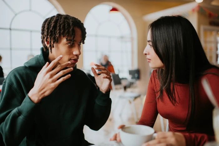 Social media headline about “alpine divorce” with dramatic mountain breakup theme