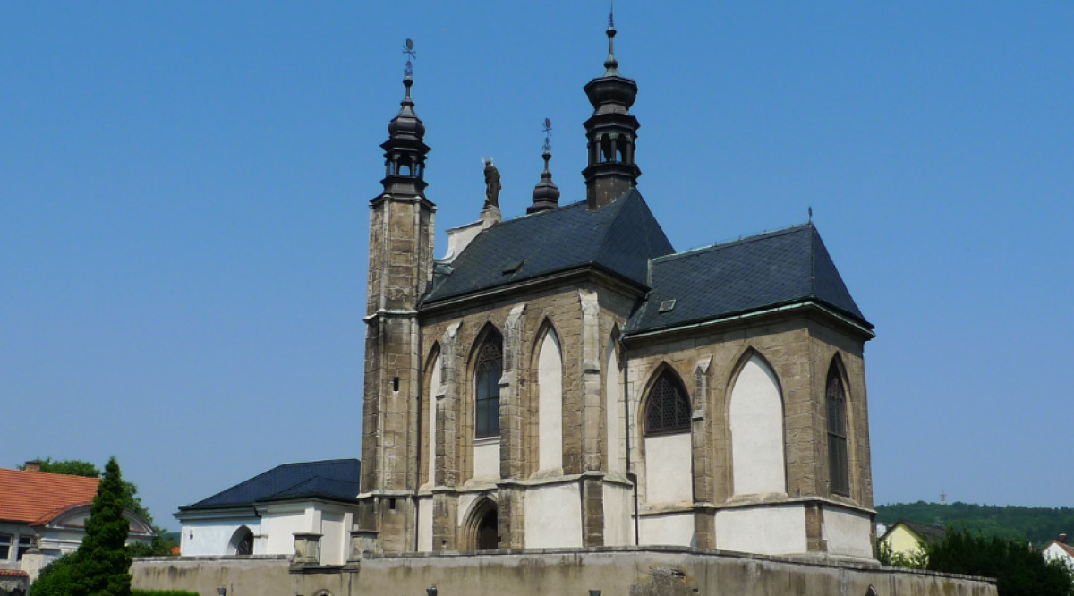 Sedlec Ossuary: The Czech Bone Church With 40,000 Skeletons