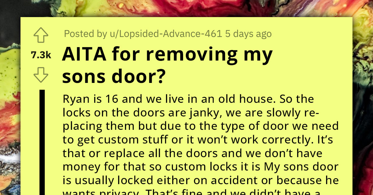 Worried Mother Temporarily Removes Door On Son’s Bedroom Because He Wouldn't Open It For Hours