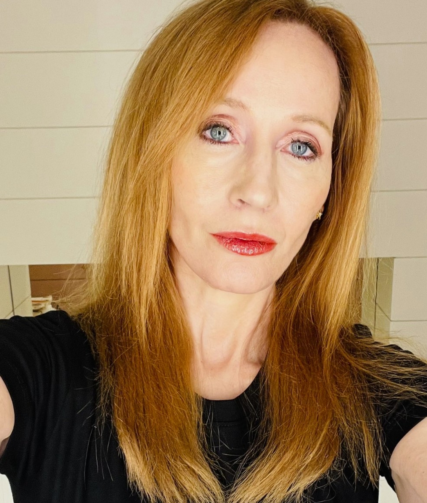 Rowling Hits Back After Harry Potter Director Blames Her Views for Reunion Divide