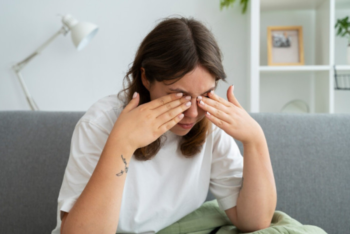 Stop rubbing your eyes - try cold compresses, or antihistamine drops instead