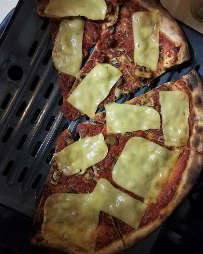 Someone decided to spice up their pizza here.