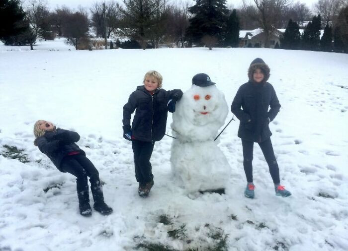 "A Picture Was Taken Right As My Little Sis Got Nailed With A Snowball By My Dad. Merry Christmas"
