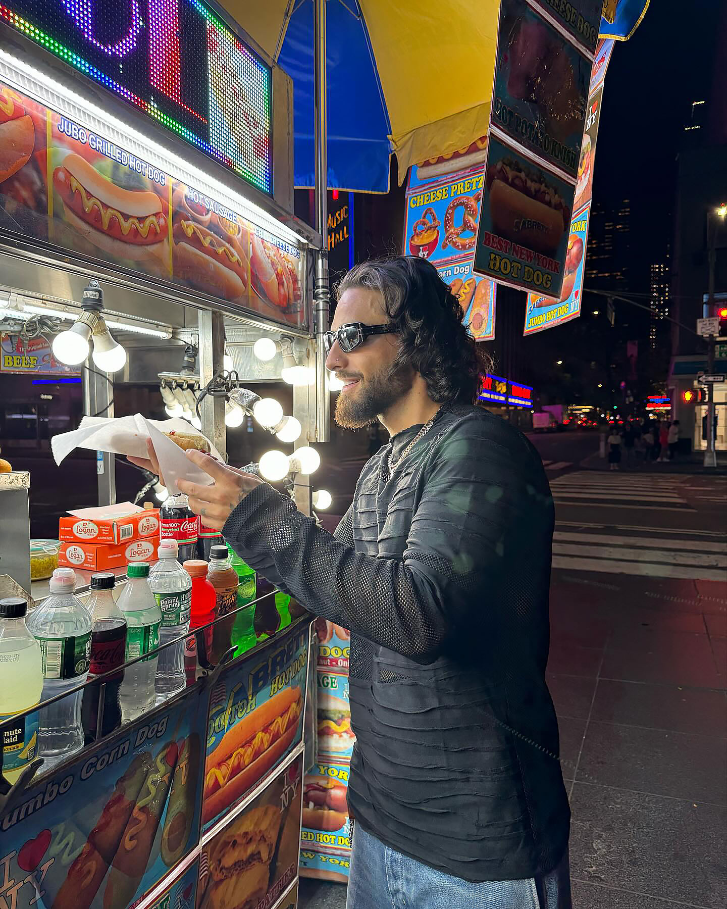 3. Maluma grabbing a late-night bite