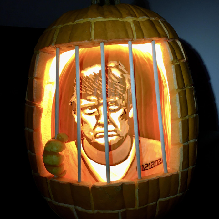 12. This Trump behind bars is super funny, and although it might be controversial, you can't deny that it is very impressive.