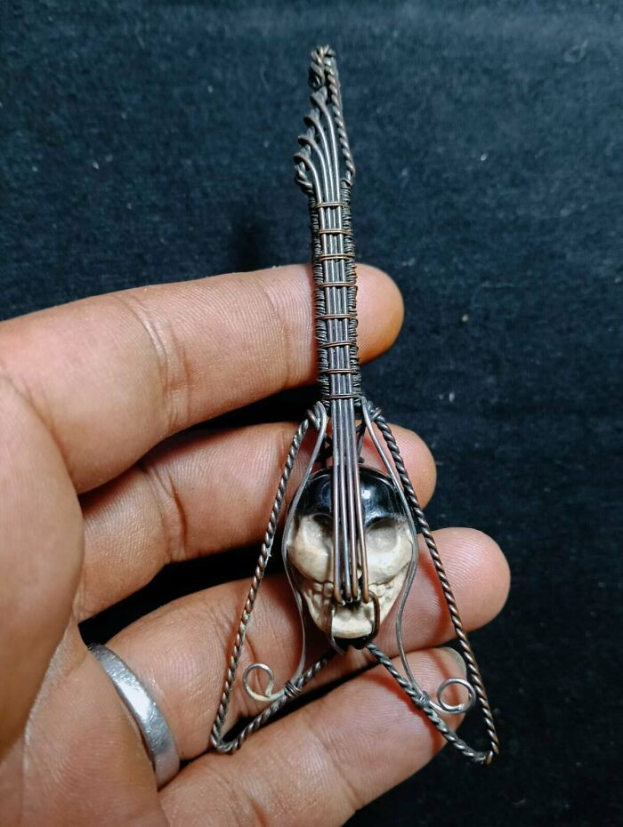 "Guitar Shape Pendant With Natural Stone"