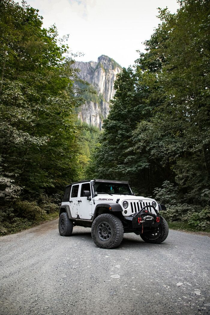 16. People who've surrendered to the undeniable allure of Jeeps.