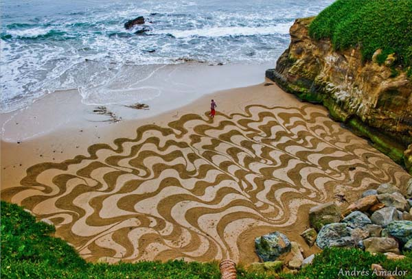 Live Footage of a Gobsmacked Beachgoer Who Stumbled Onto One of Amador’s Masterpieces!
