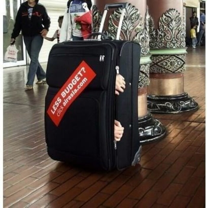 19. Those hands look quite realistic. Airport security will definitely get confused at first sight.