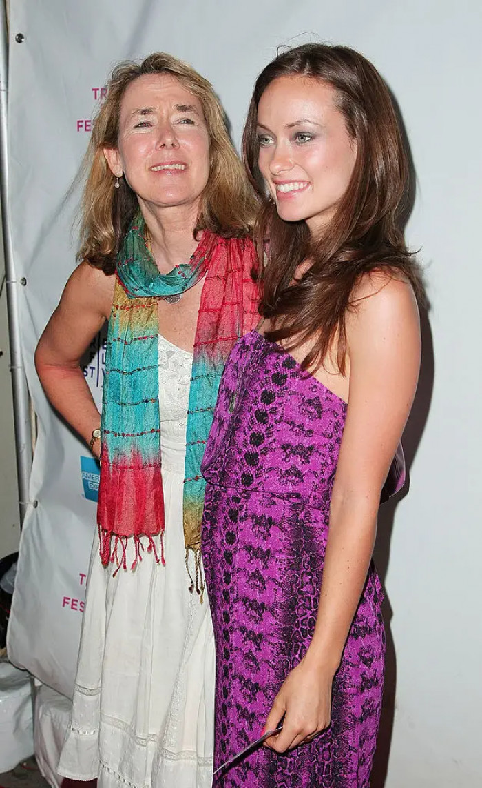 17. Olivia Wilde's mom is award-winning journalist Leslie Cockburn.