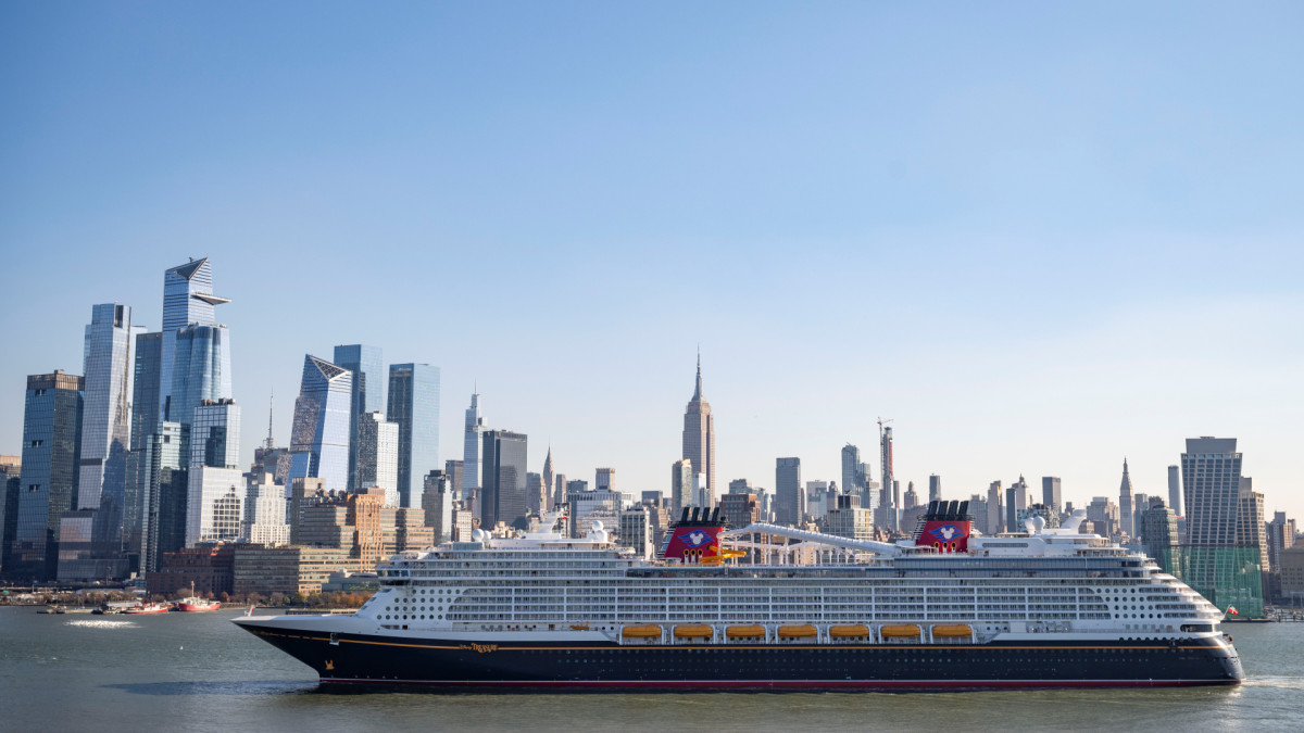Disney Wish Returns to New York in Disney Cruise Line’s Fall 2027 and Spring 2028 Lineup