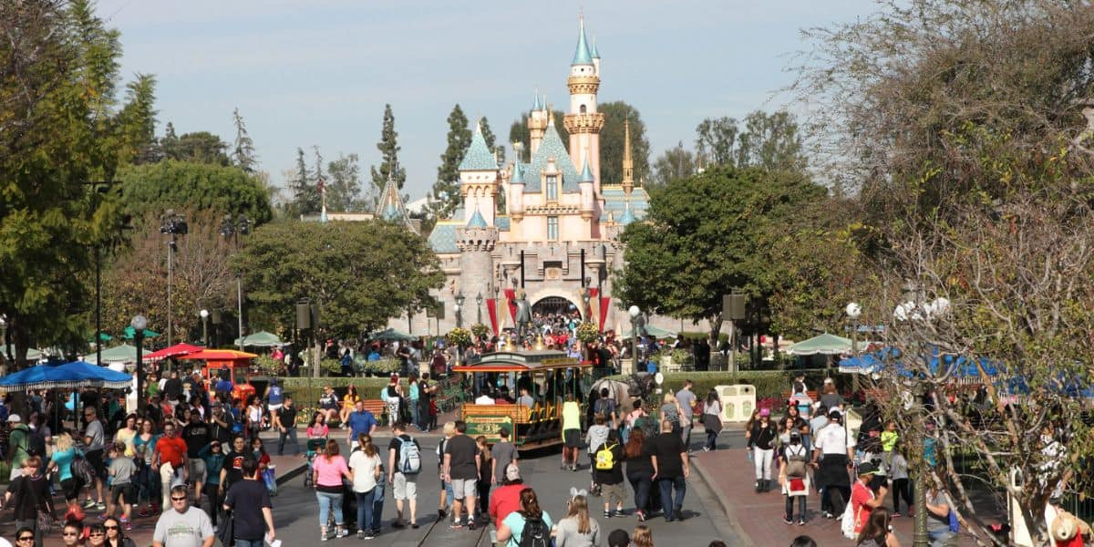 Disneyland Christmas 2026: it's a small world Holiday, World of Color and Cars Land overlays return
