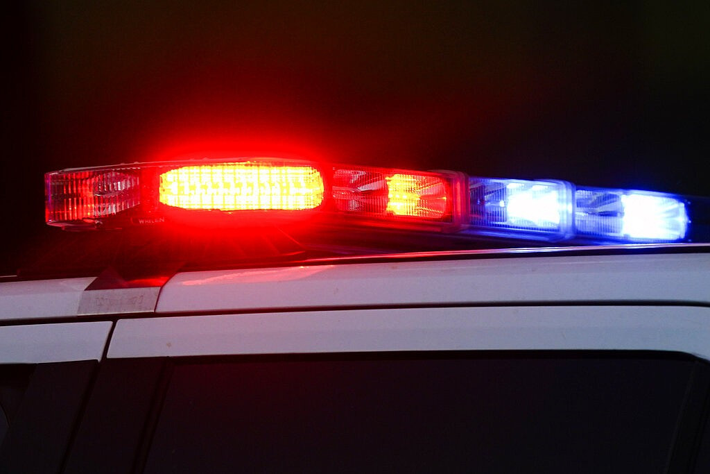 Arkansas dashcam video goes viral after trooper breaks window, grabs passenger by dreadlocks and punches him