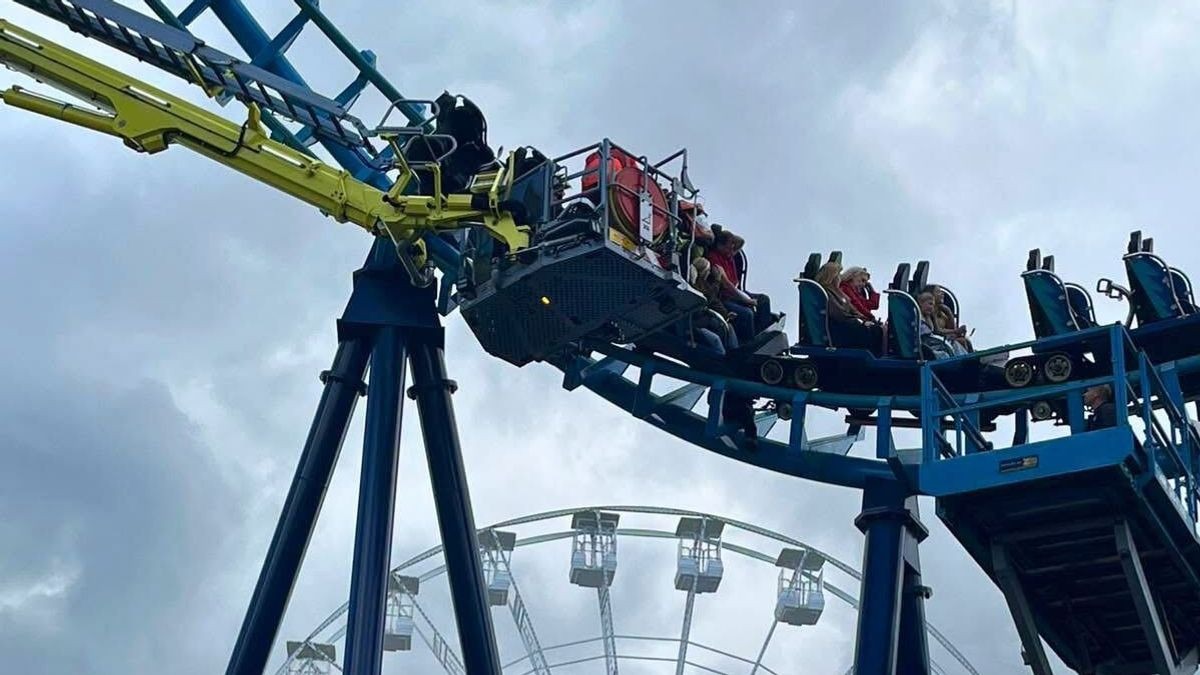 Why 27 people ended up hanging 50ft above a UK theme park on its flagship coaster